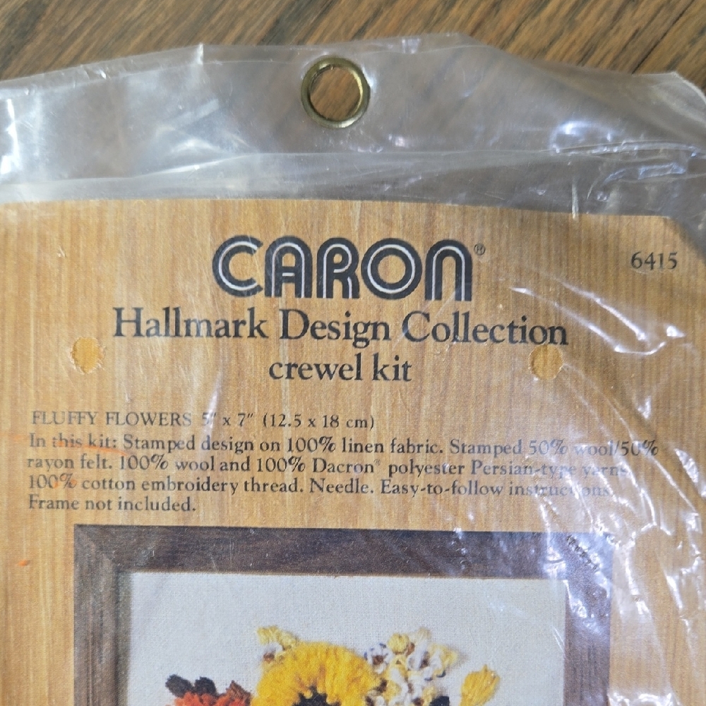Pair Of Vintage Caron Hallmark Design Collection Crewel Kits - Picture 4 of 7